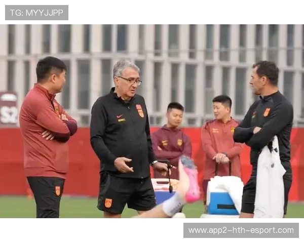 国足教练团队战术研究与创新实践，国足教练组人员资料